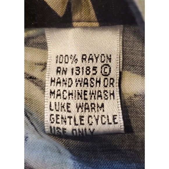 Pierre Cardin‎ Medium Button Up Hawaiian Shirt Collared Black Korea Hula Palm - Picture 11 of 16